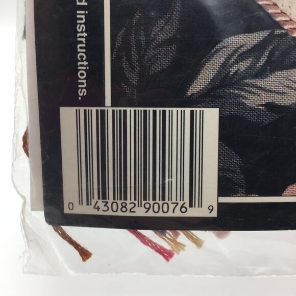 Set of 2 Banar Designs Friends Count Cross Stitch Kits Hearts Warm Forever Bears - Picture 9 of 9